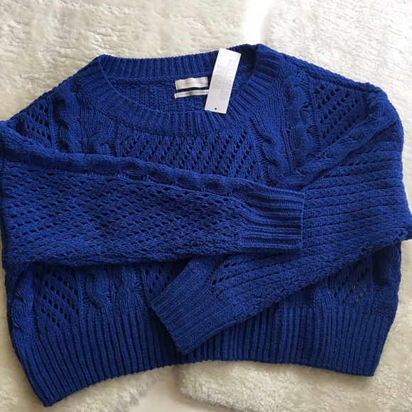Urban Outfitters Sweaters - 🌟Urban Outfitters blue cropped sweater SIZE S